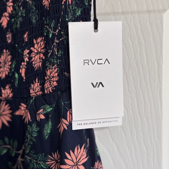 Ray Romper from RVCA NWT in M/10 - Picture 5 of 6